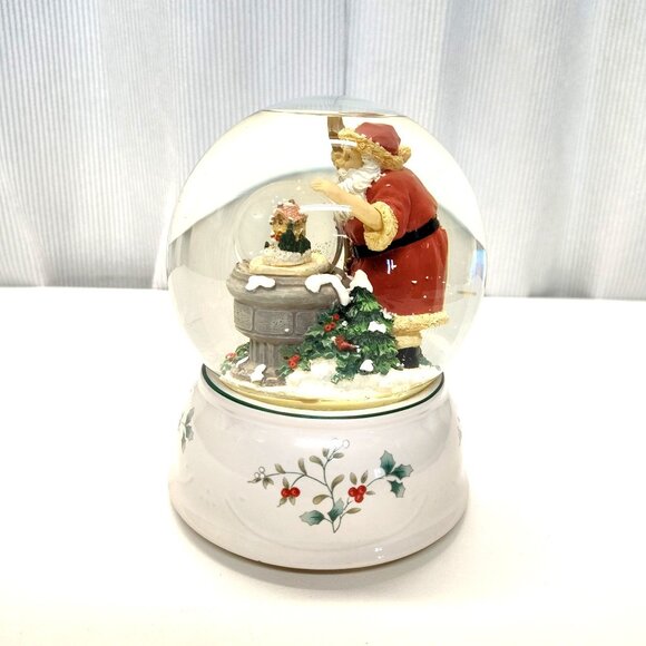 Pfaltzgraff Winterberry Santa Musical Snow Globe Play I'll Be Home For Christmas - Picture 3 of 13